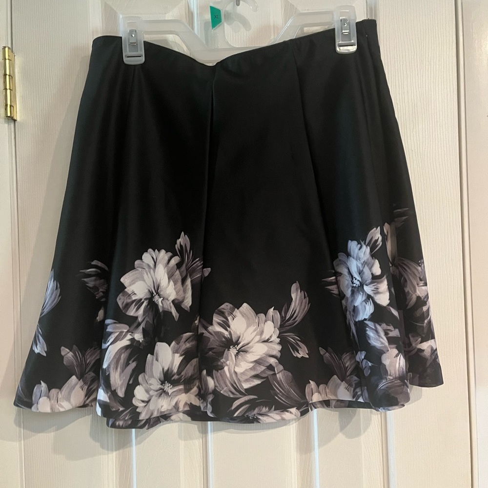 APT 9 Skirt
